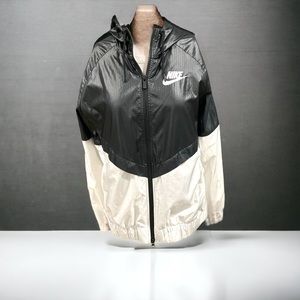 Nike color-block black and white windbreaker jacket women’s large.